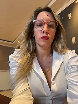 Gatitacarlita online show from 27, 2, 2026