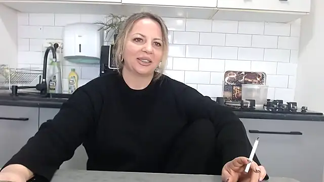 erikaerika online show from 18, 12, 2024