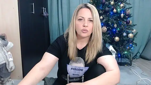 erikaerika online show from 28, 12, 2024