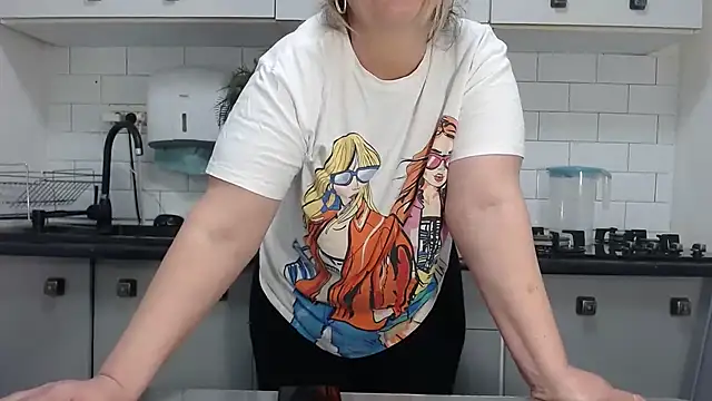 erikaerika online show from 3, 1, 2025