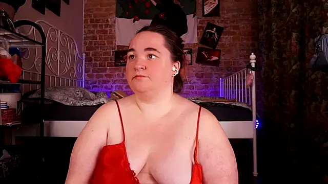 Snapshot of Evelively chatting on 10, 10, 2025 Evelively online show from 10, 10, 2025