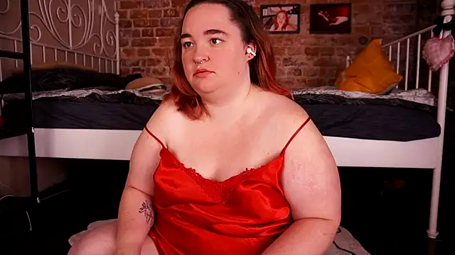 Snapshot of Evelively chatting on 12, 10, 2025 Evelively online show from 12, 10, 2025