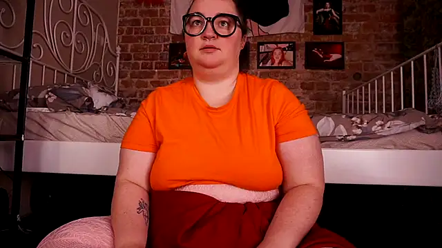 Snapshot of Evelively chatting on 1, 11, 2025 Evelively online show from 1, 11, 2025