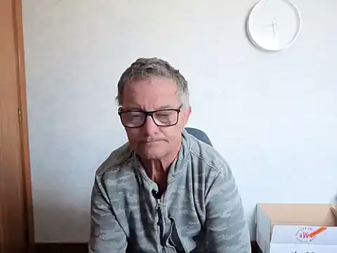 Snapshot of bigballnz chatting on 24, 11, 2025 bigballnz online show from 24, 11, 2025