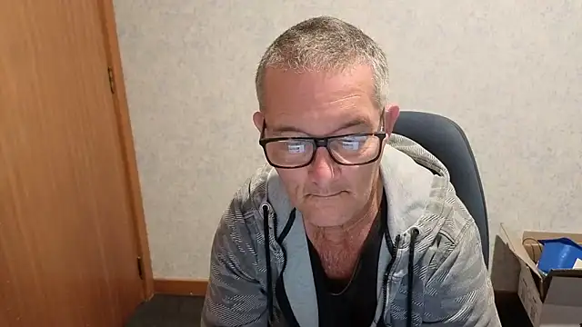 Snapshot of bigballnz chatting on 19, 12, 2025 bigballnz online show from 19, 12, 2025