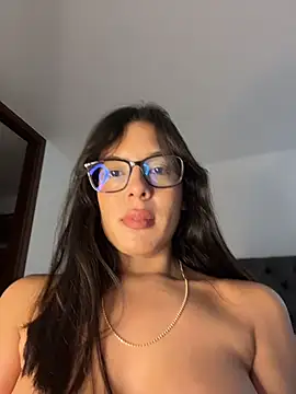 Snapshot of kamivolkano chatting on 2, 11, 2025 kamivolkano online show from 2, 11, 2025