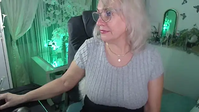 Snapshot of Ghertrude52 chatting on 6, 2, 2026 Ghertrude52 online show from 6, 2, 2026