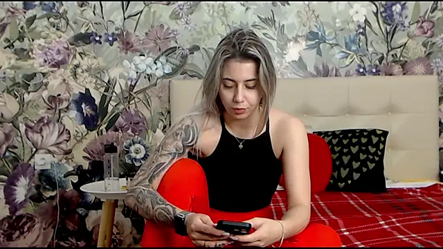 RoseDiamond06 online show from 14, 1, 2025