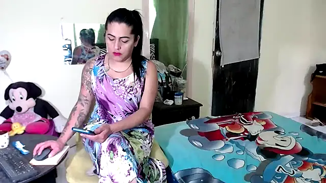 Sashaferrari2000 online show from 15, 12, 2025