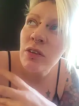 PinkTheHawk online show from 4, 12, 2025