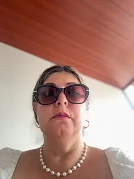 Snapshot of emma_tour chatting on 3, 11, 2025 emma tour online show from 3, 11, 2025