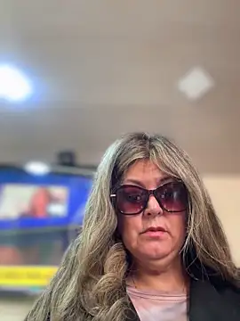 Snapshot of emma_tour chatting on 5, 11, 2025 emma tour online show from 5, 11, 2025