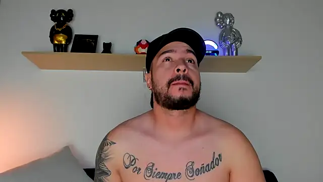 camilo restrepo21 online show from 2, 1, 2025