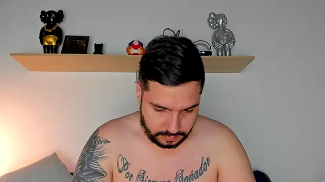 camilo restrepo21 online show from 5, 1, 2025