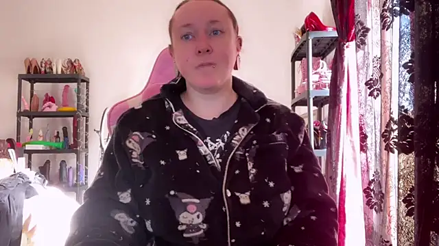 kisicaxx online show from 13, 2, 2026