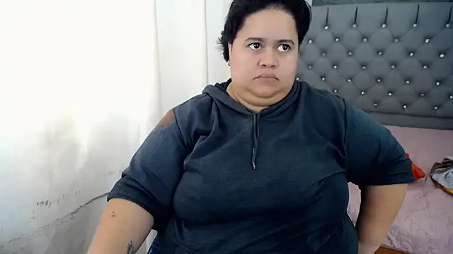 Snapshot of hotlesby4uxxx chatting on 5, 12, 2024 hotlesby4uxxx online show from 5, 12, 2024