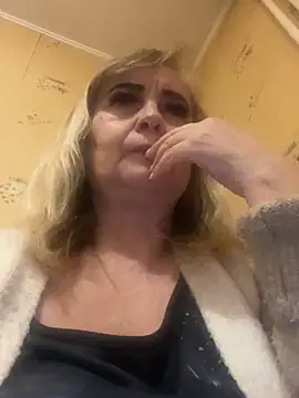 Snapshot of Irina2909@xh chatting on 12, 10, 2025 Irina2909xh online show from 12, 10, 2025