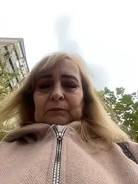 Snapshot of Irina2909@xh chatting on 5, 11, 2025 Irina2909xh online show from 5, 11, 2025