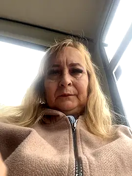 Snapshot of Irina2909@xh chatting on 12, 11, 2025 Irina2909xh online show from 12, 11, 2025