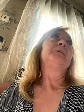 Snapshot of Irina2909@xh chatting on 16, 11, 2025 Irina2909xh online show from 16, 11, 2025