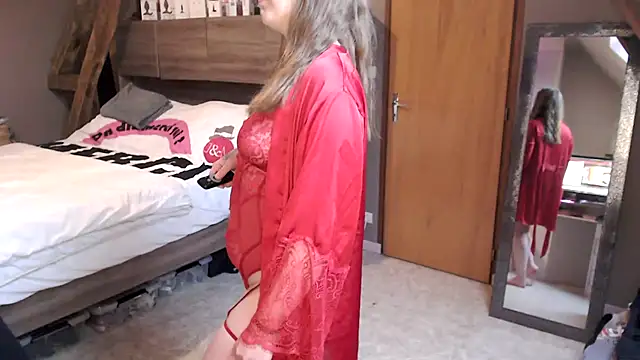 MissGirly online show from 16, 12, 2024