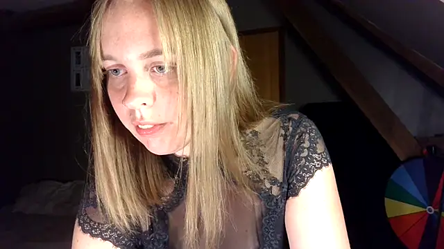 MissGirly online show from 9, 9, 2025