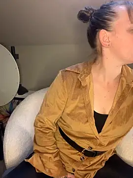 MissGirly online show from 30, 9, 2025