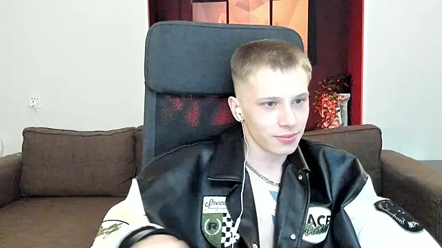 Snapshot of arlekincrop chatting on 19, 3, 2025 arlekincrop online show from 19, 3, 2025