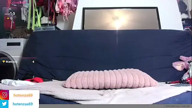 Snapshot of Hotenza69 chatting on 4, 3, 2025 Hotenza69 online show from 4, 3, 2025