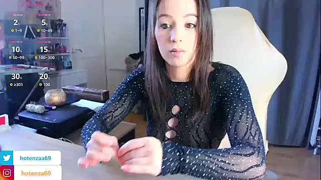 Snapshot of Hotenza69 chatting on 8, 11, 2025 Hotenza69 online show from 8, 11, 2025