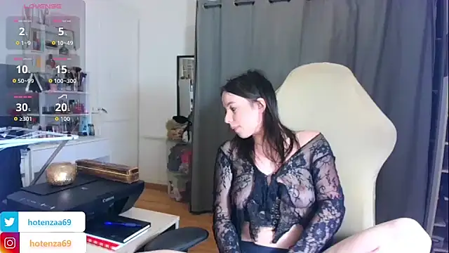 Snapshot of Hotenza69 chatting on 11, 11, 2025 Hotenza69 online show from 11, 11, 2025