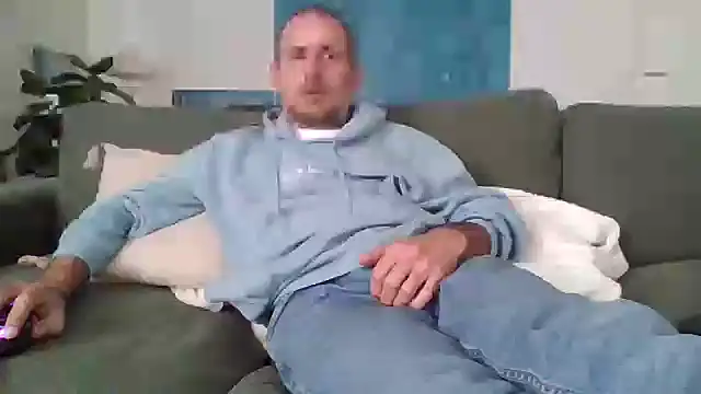 Snapshot of verylargecock chatting on 15, 9, 2025 verylargecock online show from 15, 9, 2025