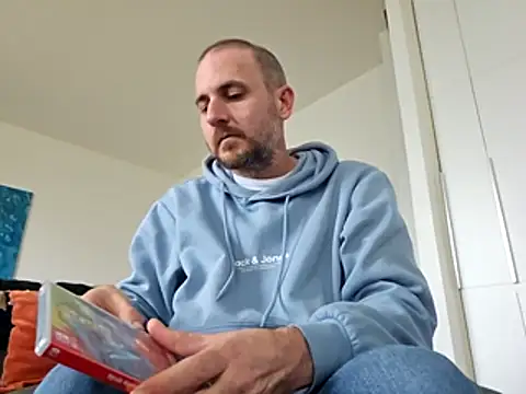 verylargecock online show from 22, 12, 2025