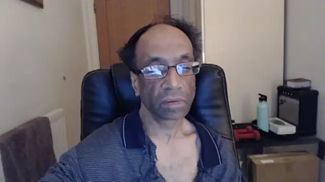 Snapshot of rauncher1 chatting on 17, 3, 2026 rauncher1 online show from 17, 3, 2026