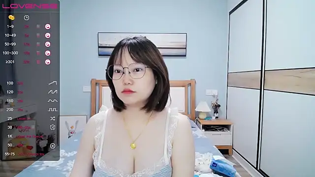 Snapshot of DianaYz chatting on 19, 9, 2025 DianaYz online show from 19, 9, 2025