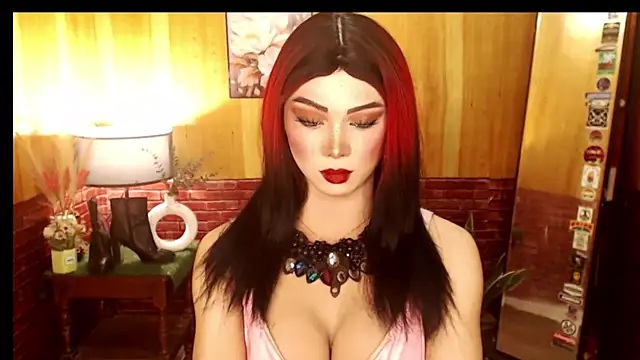 Snapshot of MagneticBeauty chatting on 12, 9, 2025 MagneticBeauty online show from 12, 9, 2025