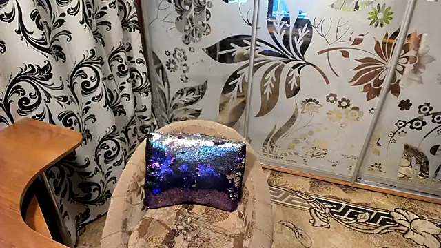 Snapshot of EVILENSA chatting on 19, 10, 2025 EVILENSA online show from 19, 10, 2025