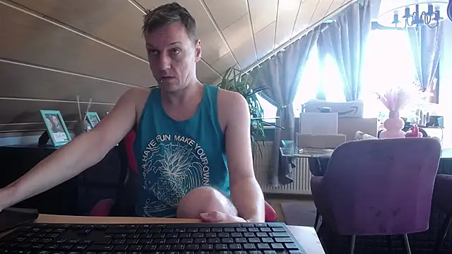 Snapshot of LackAddicted chatting on 18, 3, 2025 LackAddicted online show from 18, 3, 2025