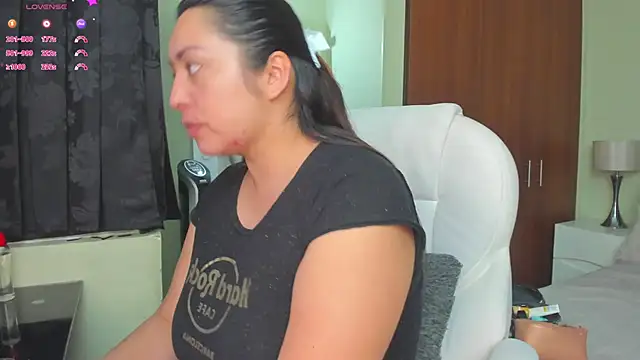 Snapshot of Kyllie_B chatting on 18, 3, 2025 Kyllie B online show from 18, 3, 2025