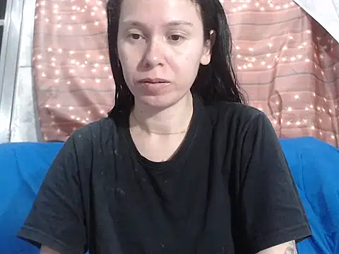 Venusluxodomme online show from 8, 10, 2025