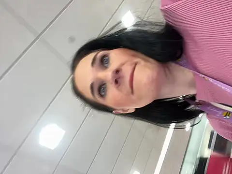 lolabunny9 online show from 5, 2, 2025