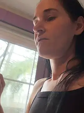 lolabunny9 online show from 13, 2, 2025