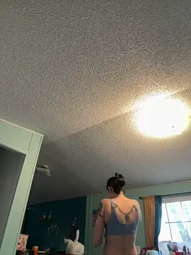 Snapshot of lolabunny9 chatting on 15, 2, 2026 lolabunny9 online show from 15, 2, 2026