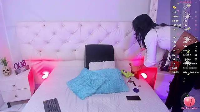 ximena slut 21 online show from 9, 10, 2025