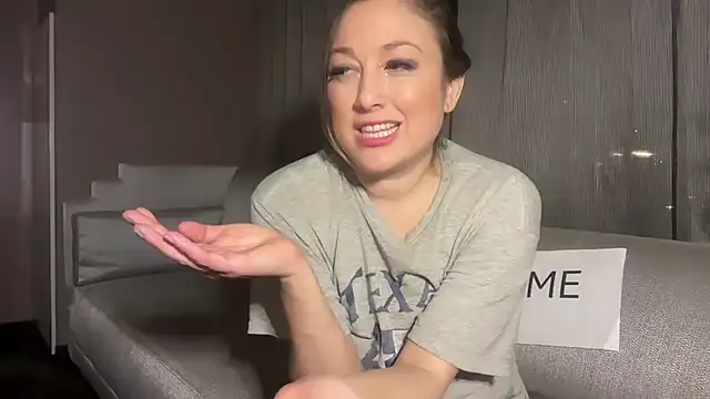 Snapshot of CrazyKittenMeow chatting on 8, 2, 2025 CrazyKittenMeow online show from 8, 2, 2025