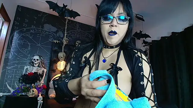 AlexHoe  online show from 28, 11, 2025