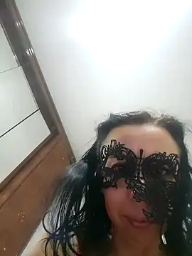 LAURAFOCOSA online show from 3, 1, 2025