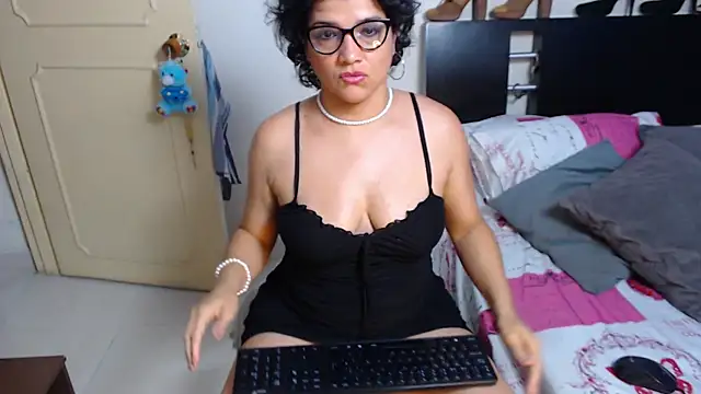 GlendaStarx online show from 13, 2, 2025