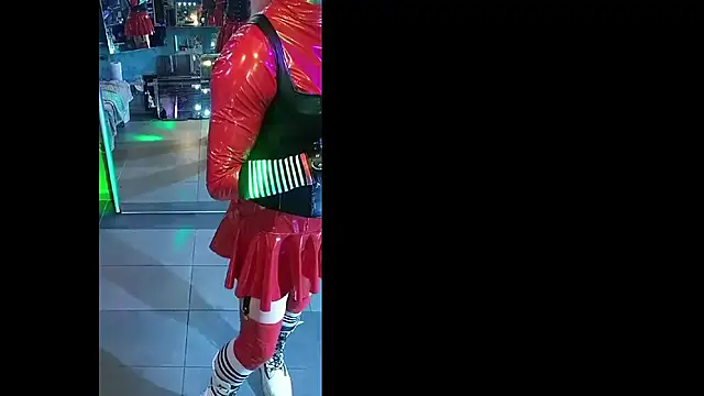 Snapshot of fetishboyzz chatting on 19, 11, 2025 fetishboyzz online show from 19, 11, 2025