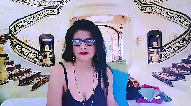Snapshot of IndianAllure chatting on 25, 12, 2024 IndianAllure online show from 25, 12, 2024